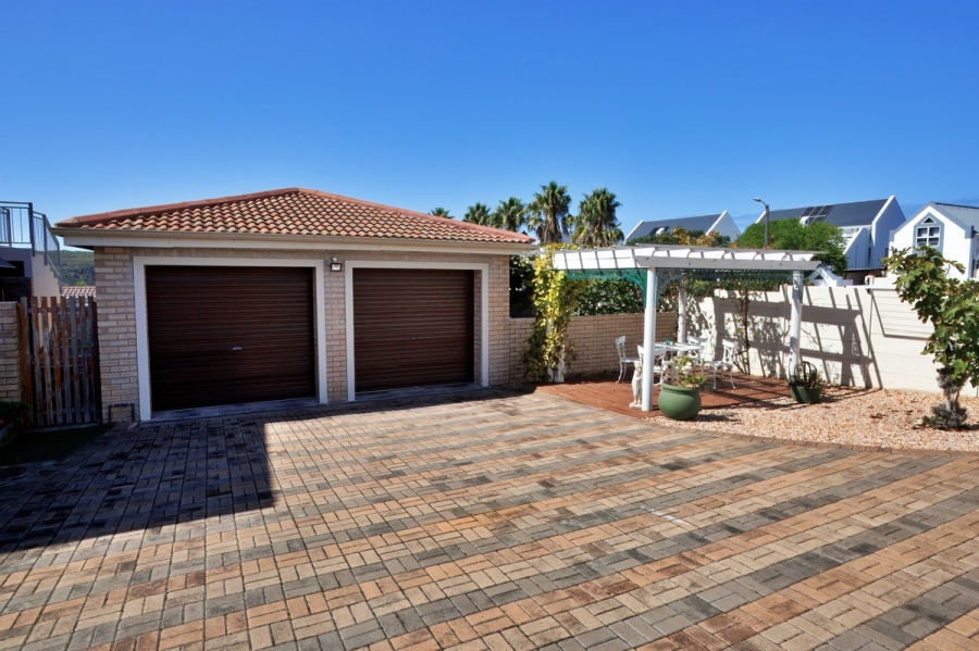 4 Bedroom Property for Sale in Stilbaai Wes Western Cape